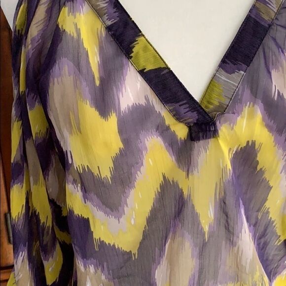 Charlotte Russe printed cold shoulder top- size XS - Picture 2 of 8